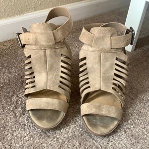 Fun heels to pair with a cute dress or top and jeans! Size 7